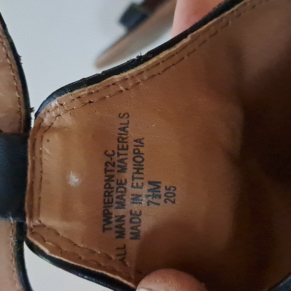Heels - Picture 4 of 4
